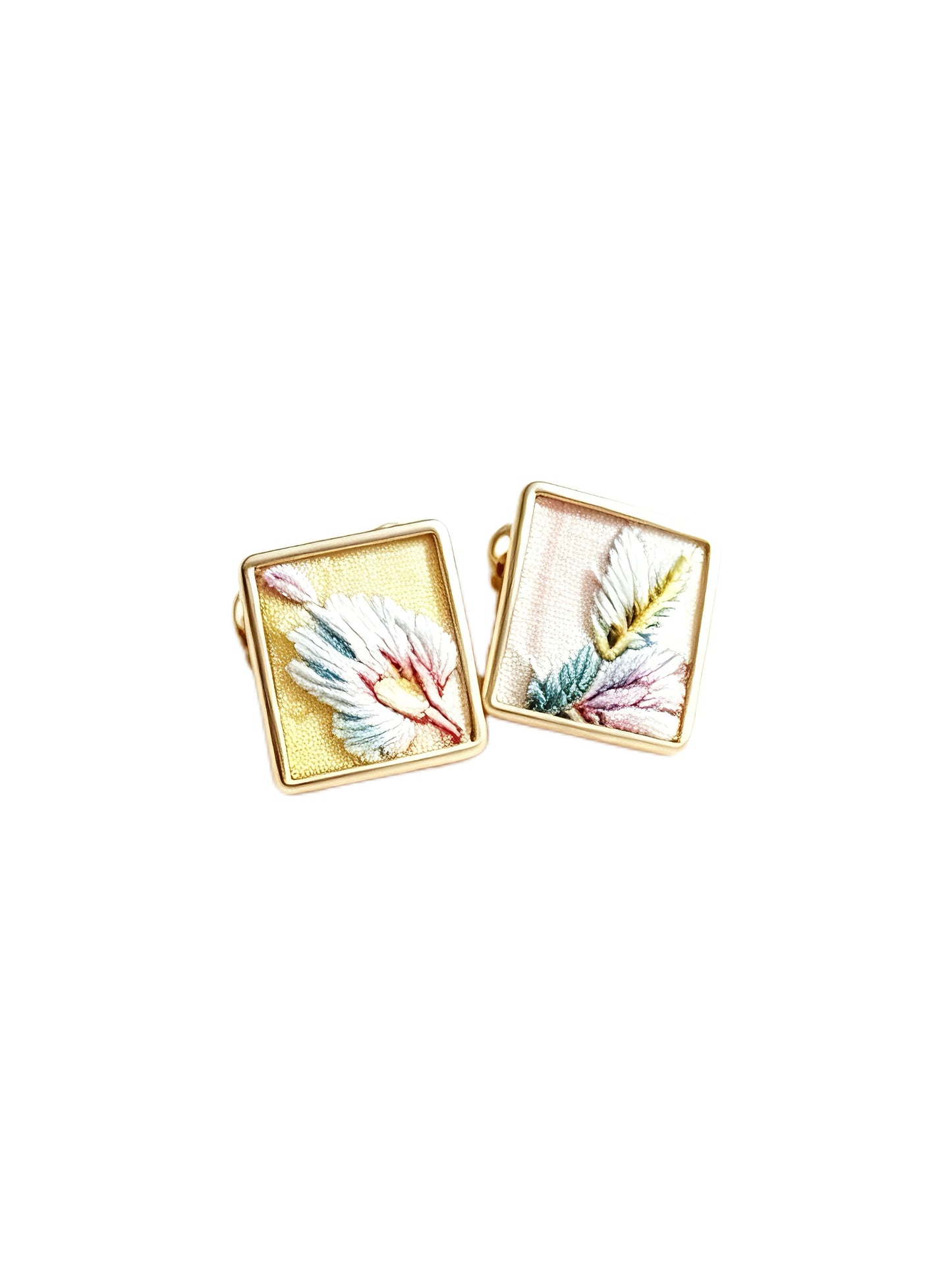 Classic Square Ear stud - Pale Yellow